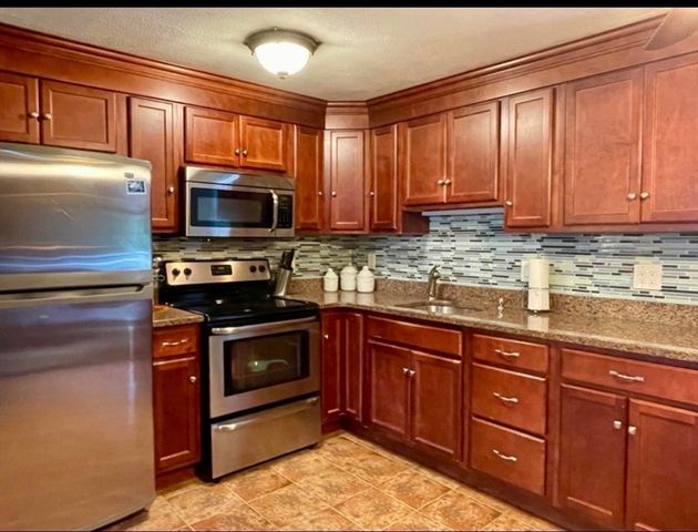 8 Scraggy Neck Road Ext, Bourne, MA 02534