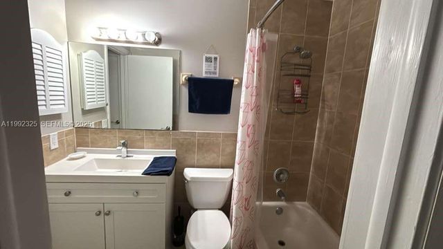 1120 NE 24th Ave 2, Pompano Beach, FL 33062