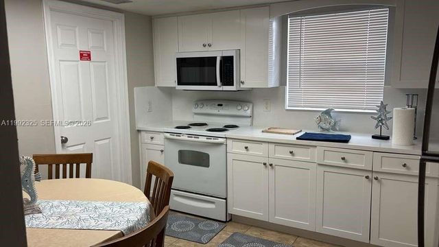 1120 NE 24th Ave 2, Pompano Beach, FL 33062