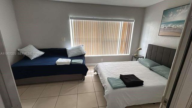 1120 NE 24th Ave 2, Pompano Beach, FL 33062