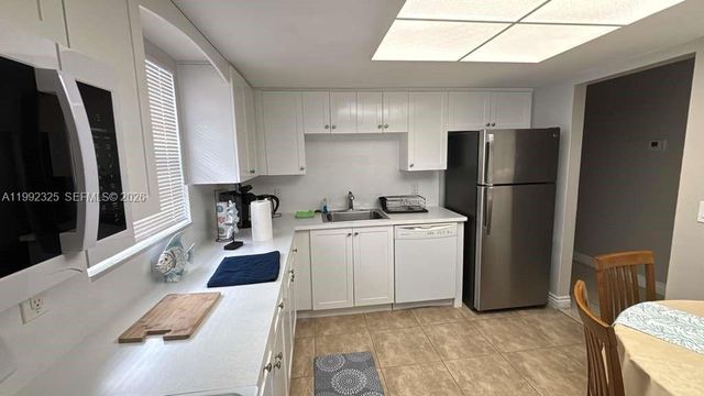 1120 NE 24th Ave 2, Pompano Beach, FL 33062