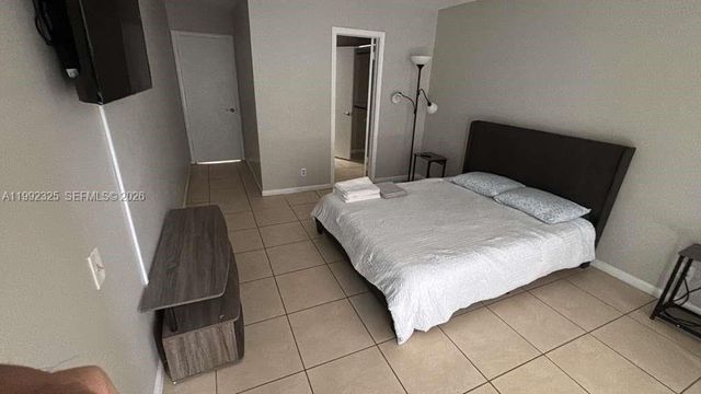 1120 NE 24th Ave 2, Pompano Beach, FL 33062