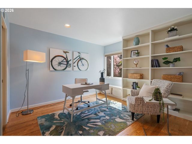 6114 S RIVERPOINT Ln, Portland, OR 97239