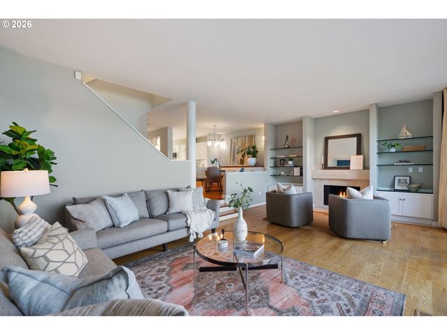 6114 S RIVERPOINT Ln, Portland, OR 97239