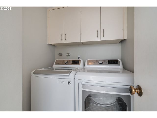 6114 S RIVERPOINT Ln, Portland, OR 97239