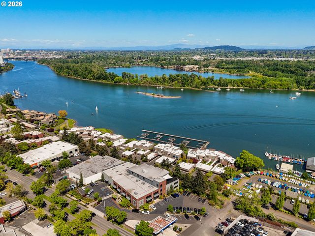 6114 S RIVERPOINT Ln, Portland, OR 97239