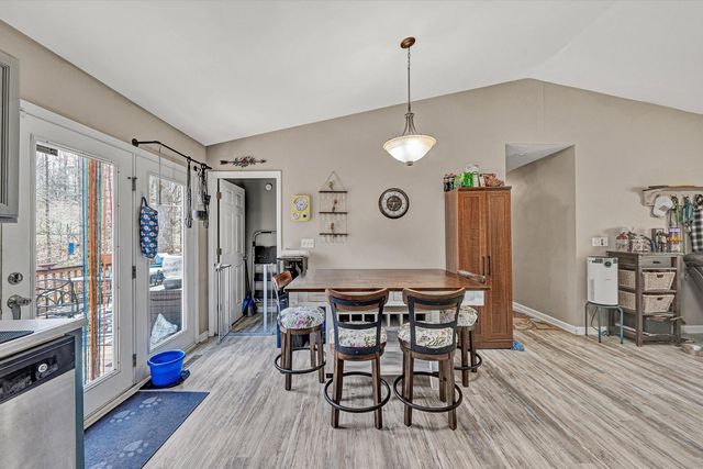 542 Mount Airy RD, Hardy, VA 24101