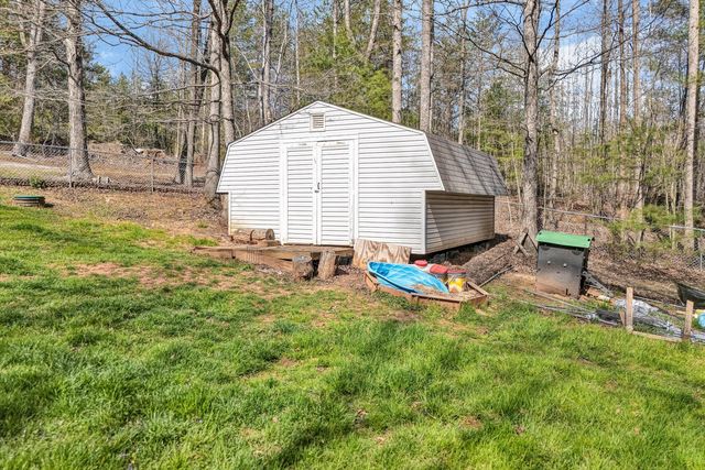 542 Mount Airy RD, Hardy, VA 24101