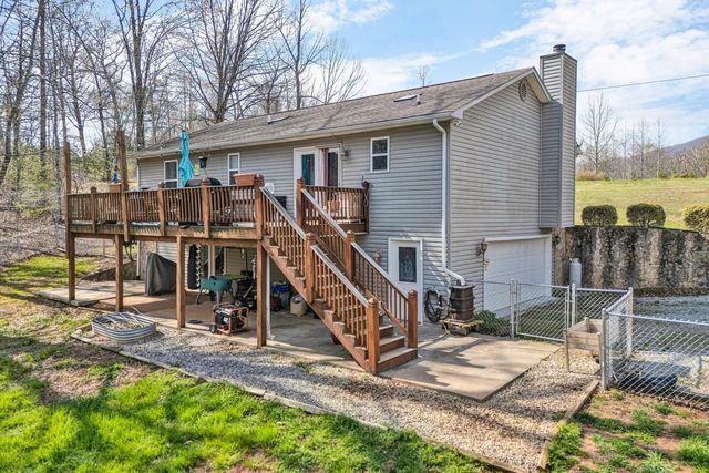 542 Mount Airy RD, Hardy, VA 24101