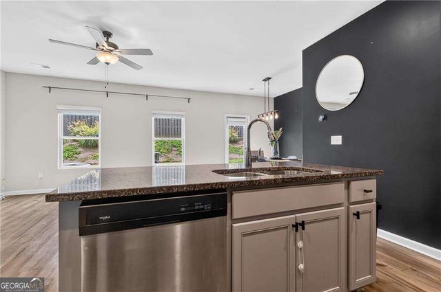 4711 Fairfax Drive, Oakwood, GA 30566