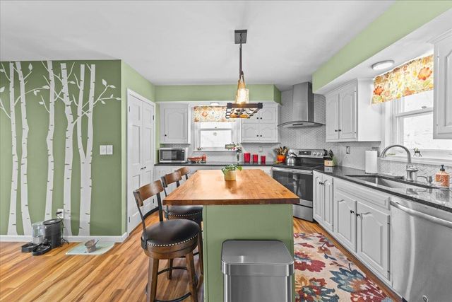 67 Thacher Road, Bolton, VT 05477
