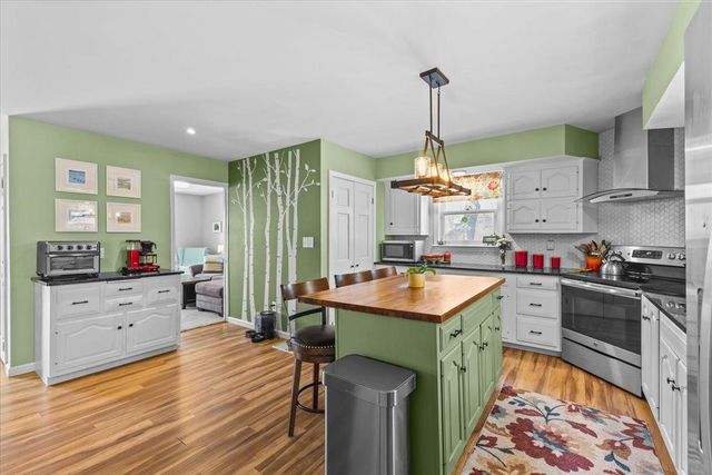 67 Thacher Road, Bolton, VT 05477