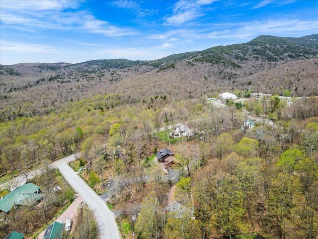 67 Thacher Road, Bolton, VT 05477