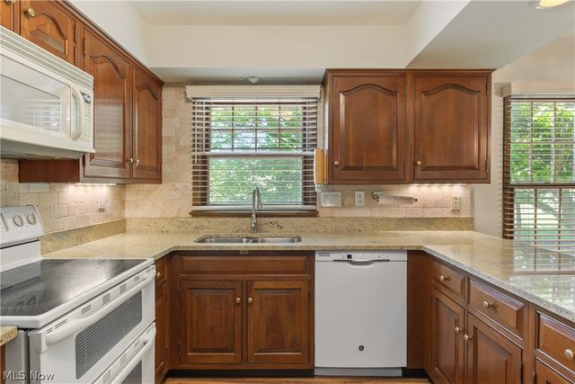 31 Ironwood Drive, Westfield Center, OH 44251