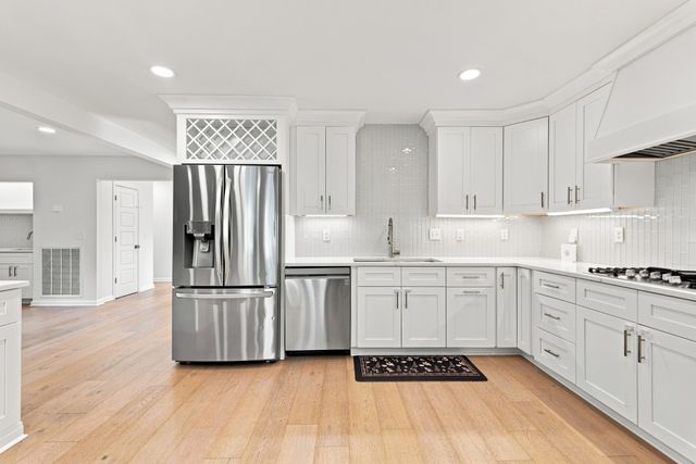 207 Bluegrass Dr, Hendersonville, TN 37075