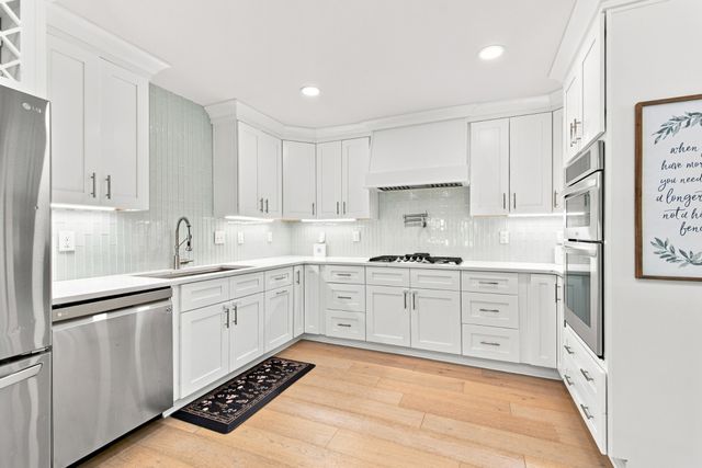 207 Bluegrass Dr, Hendersonville, TN 37075
