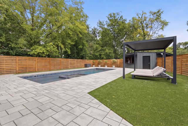 207 Bluegrass Dr, Hendersonville, TN 37075
