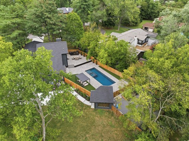 207 Bluegrass Dr, Hendersonville, TN 37075