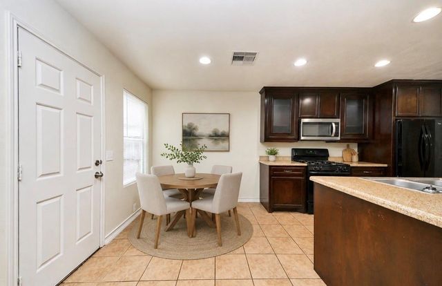 915 Grand Plains Drive, Houston, TX 77090