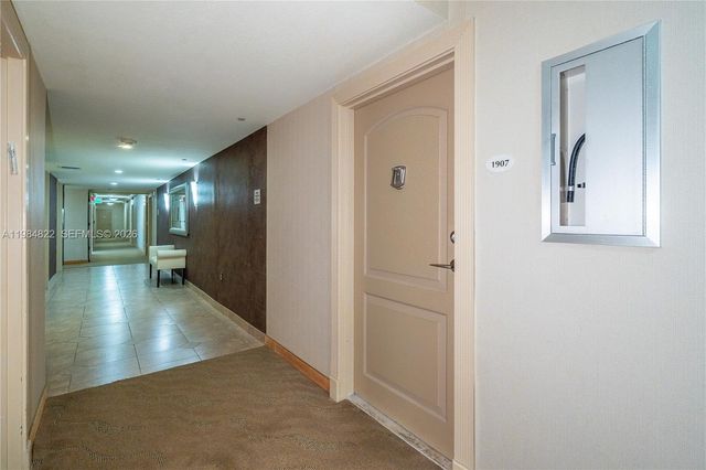 3675 N Country Club Drive 1907, Aventura, FL 33180