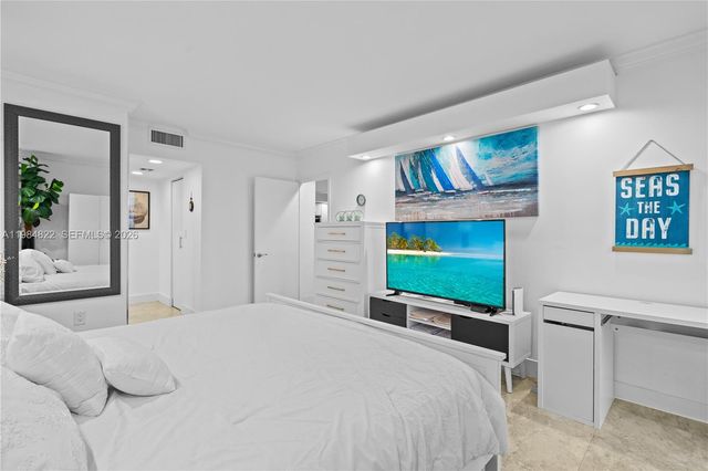 3675 N Country Club Drive 1907, Aventura, FL 33180