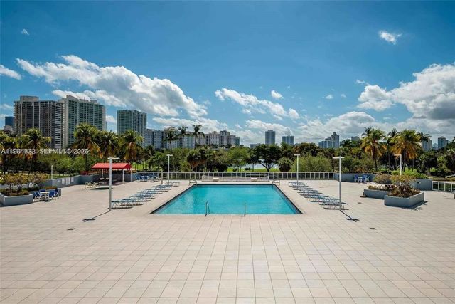 3675 N Country Club Drive 1907, Aventura, FL 33180
