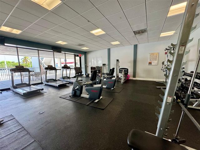 3675 N Country Club Drive 1907, Aventura, FL 33180