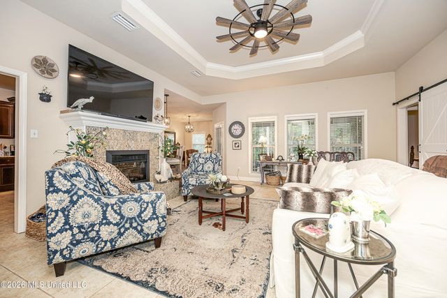 1004 Cardinal Cove, Ocean Springs, MS 39564