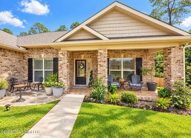 1004 Cardinal Cove, Ocean Springs, MS 39564