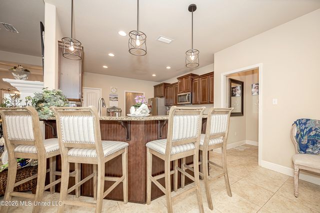 1004 Cardinal Cove, Ocean Springs, MS 39564