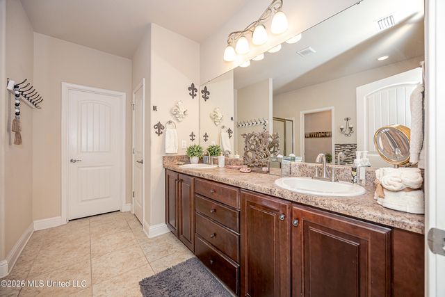 1004 Cardinal Cove, Ocean Springs, MS 39564