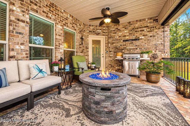 1004 Cardinal Cove, Ocean Springs, MS 39564
