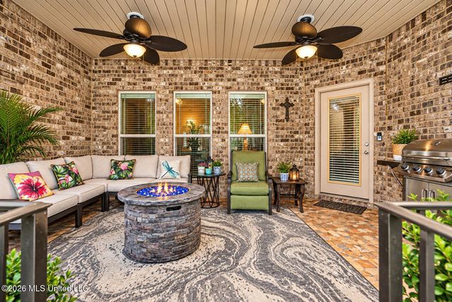 1004 Cardinal Cove, Ocean Springs, MS 39564