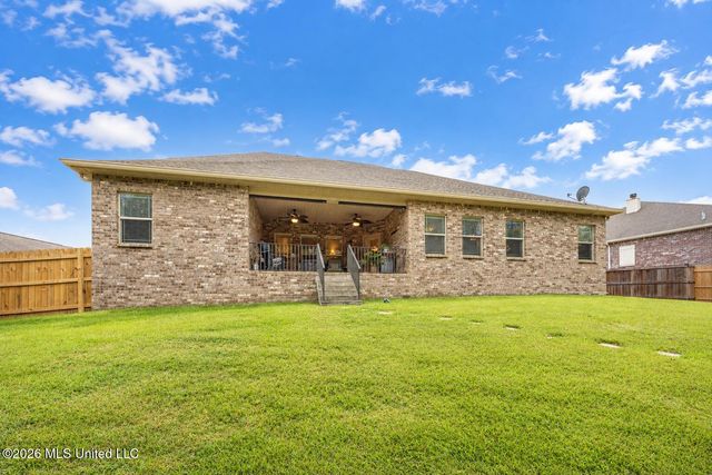 1004 Cardinal Cove, Ocean Springs, MS 39564