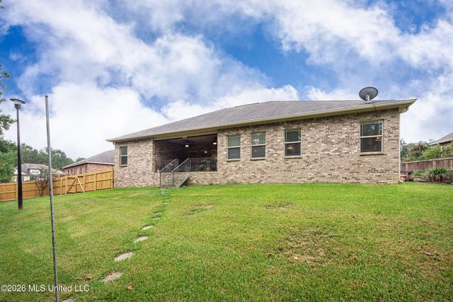 1004 Cardinal Cove, Ocean Springs, MS 39564
