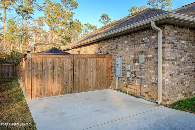 1004 Cardinal Cove, Ocean Springs, MS 39564