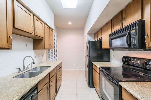 2700 Revere Street 106, Houston, TX 77098