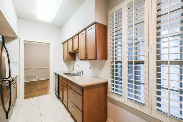 2700 Revere Street 106, Houston, TX 77098