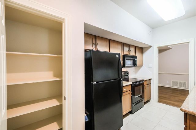 2700 Revere Street 106, Houston, TX 77098