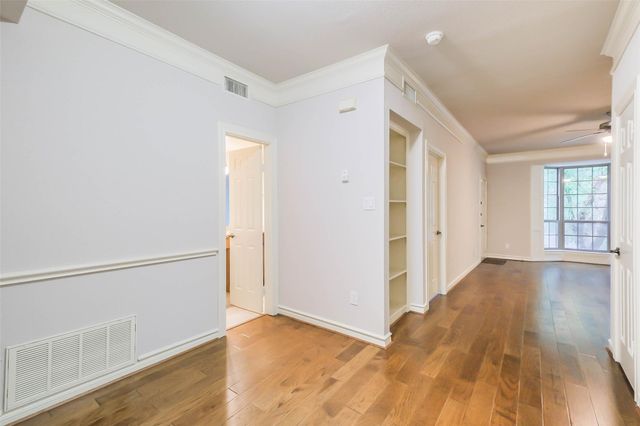 2700 Revere Street 106, Houston, TX 77098