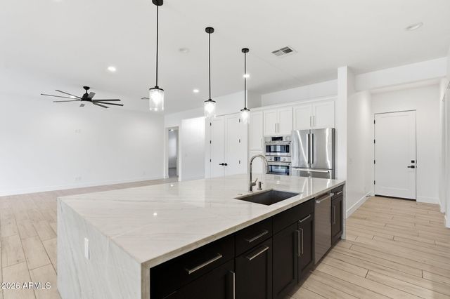 37643 N 22nd Street, Phoenix, AZ 85086