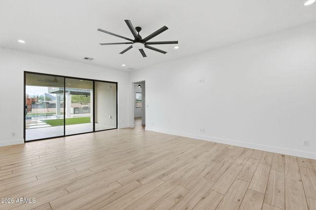 37643 N 22nd Street, Phoenix, AZ 85086