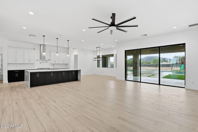 37643 N 22nd Street, Phoenix, AZ 85086