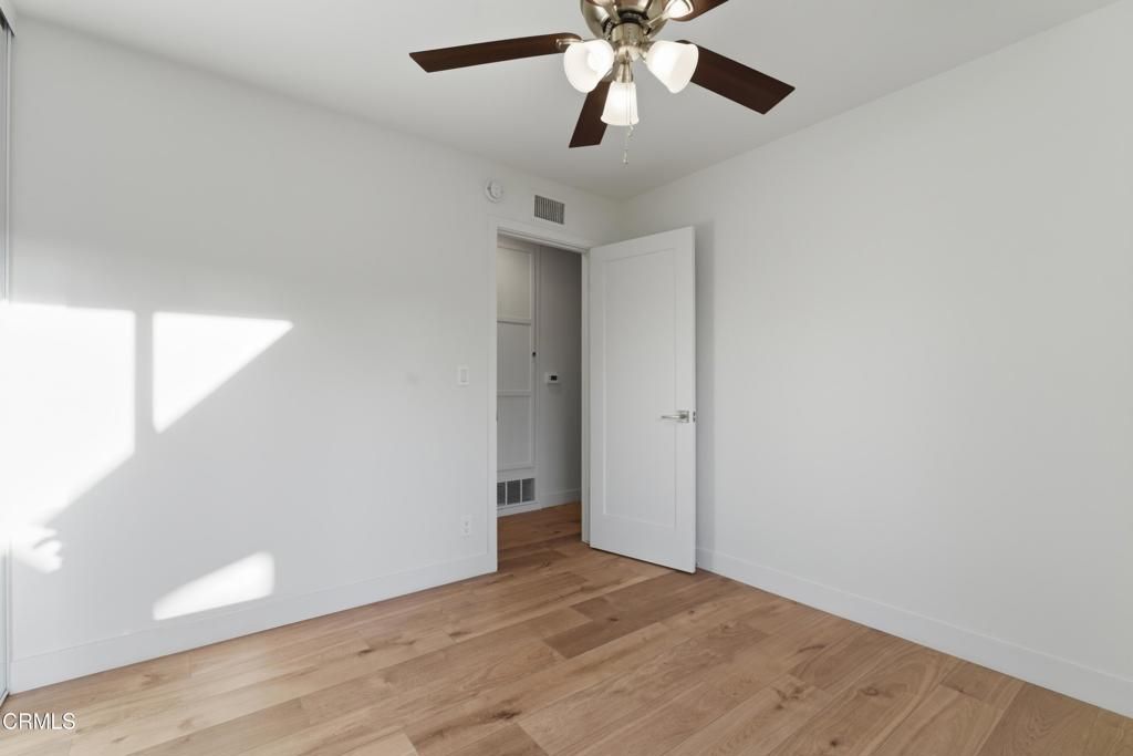 Image 31 of property listing at 22718 Cantlay Street, Los Angeles, CA 91307