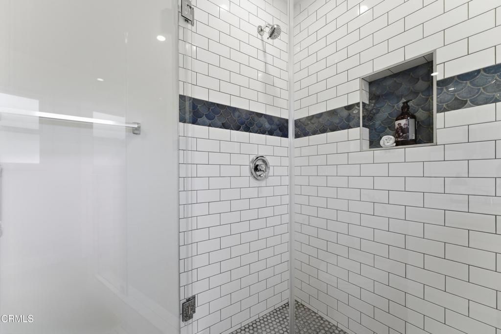 Image 37 of property listing at 22718 Cantlay Street, Los Angeles, CA 91307