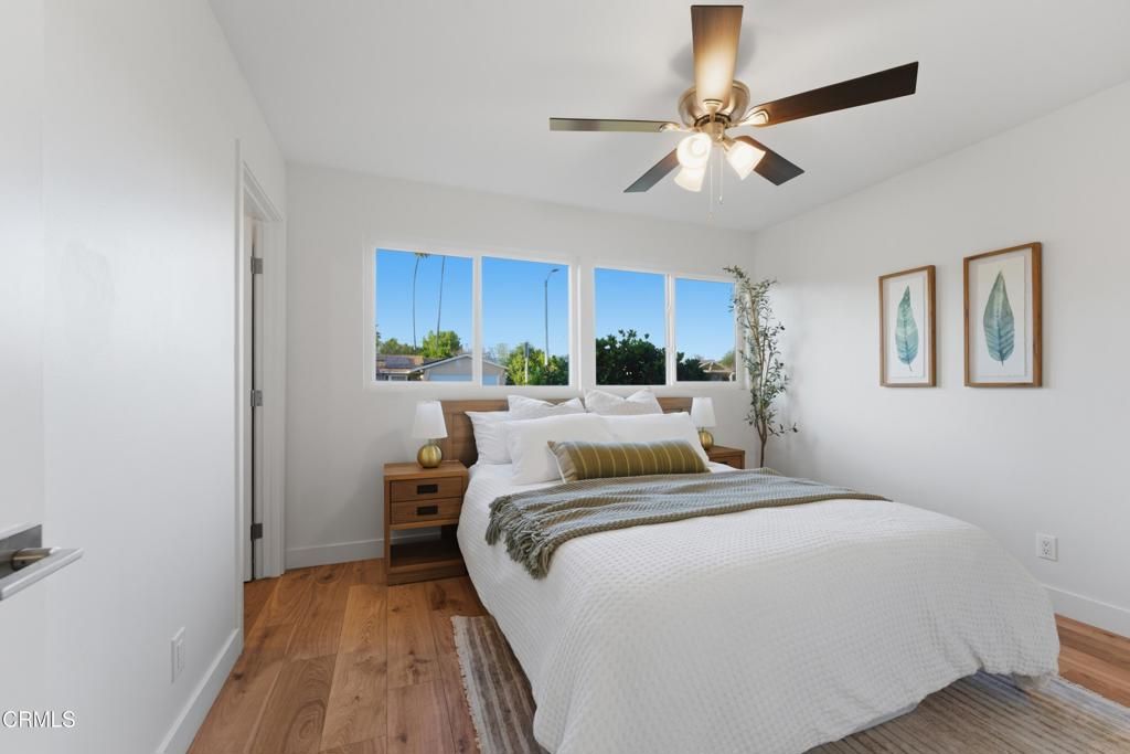 Image 41 of property listing at 22718 Cantlay Street, Los Angeles, CA 91307