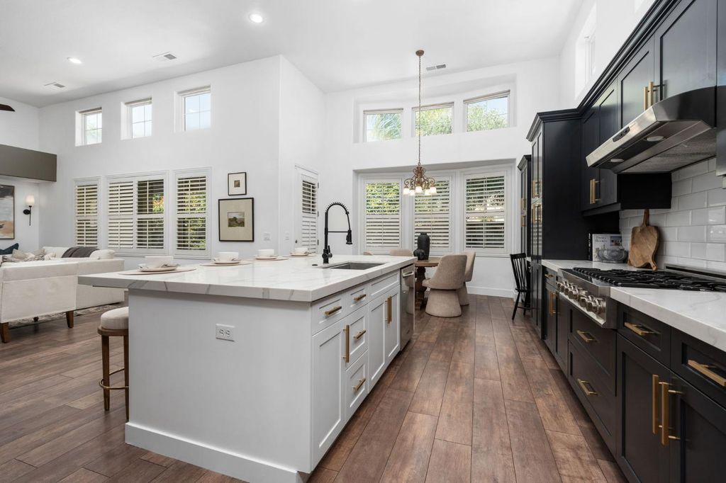 Image 10 of property listing at 4133 N Morro Bay, Clovis, CA 93619
