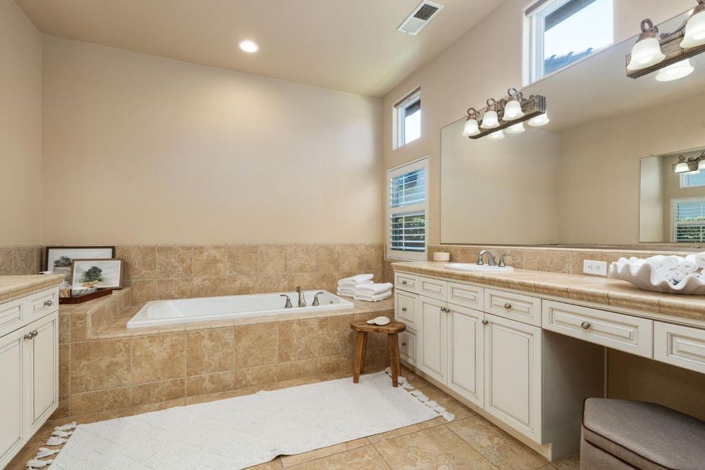 Image 30 of property listing at 4133 N Morro Bay, Clovis, CA 93619