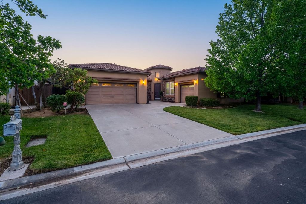 Image 42 of property listing at 4133 N Morro Bay, Clovis, CA 93619
