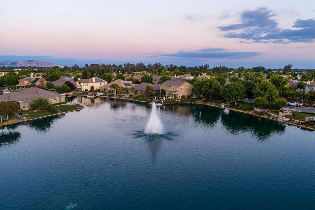 Image 49 of property listing at 4133 N Morro Bay, Clovis, CA 93619